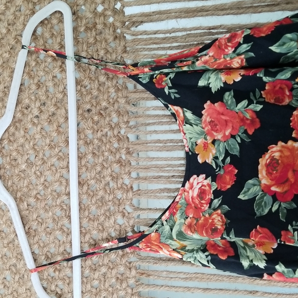 🎉Host Pick🎉XXI Floral Romper - Picture 3 of 8